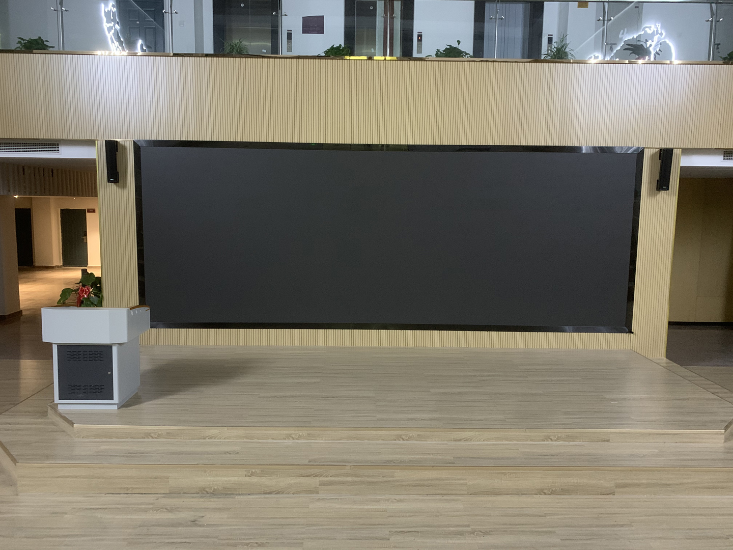 湖南某高校小間距LED顯示系統(圖1)